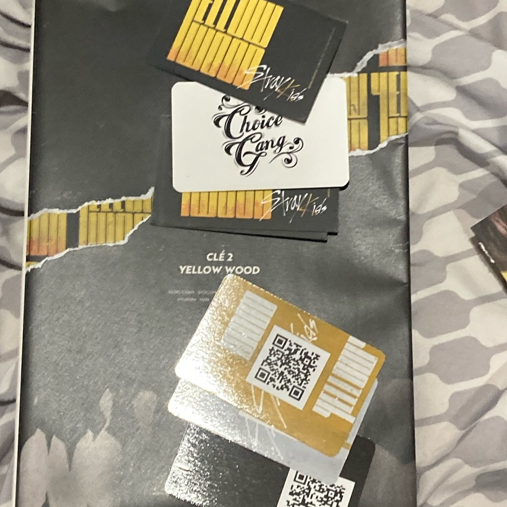 Stray Kids album- Yellow Wood